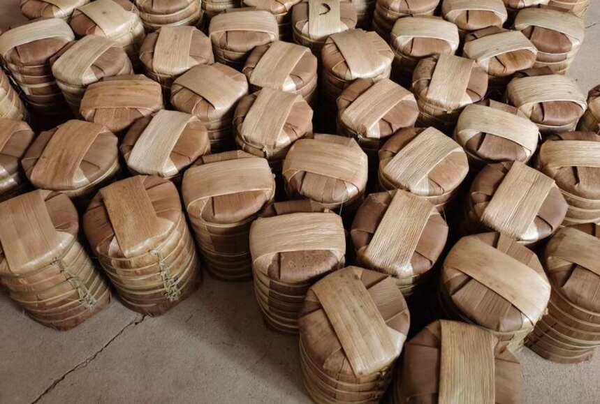 普洱茶汤色由什么决定？时间越久汤色越红？
