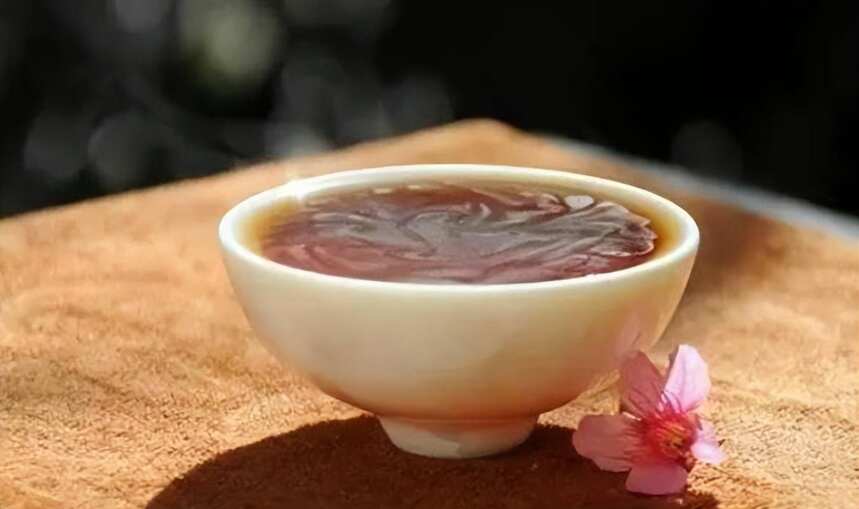 茶汤上飘着的一层油是什么？