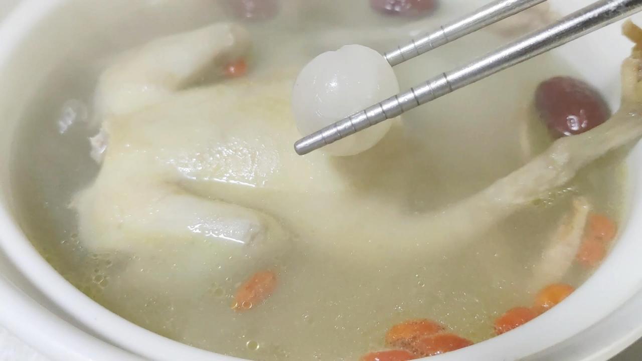 鸽子汤怎么炖好喝又营养（最营养最好吃煲鸽子汤的做法）