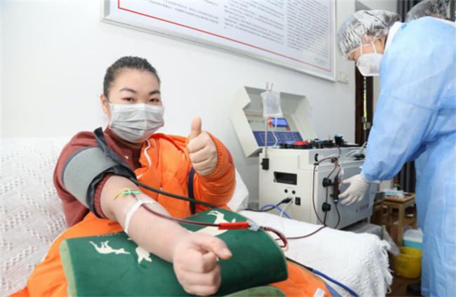 恢复期血浆真的可以救治新冠重症患者？_治愈者血浆可以治疗新型冠状病毒吗