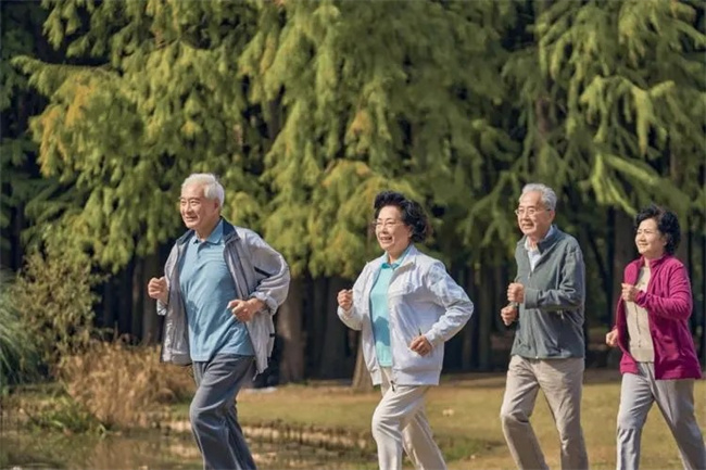 冬季老年人日常注意哪些事项_老年人冬季养生要点