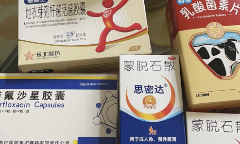 婴儿吃了蒙脱石散不拉屎了怎么办_婴儿