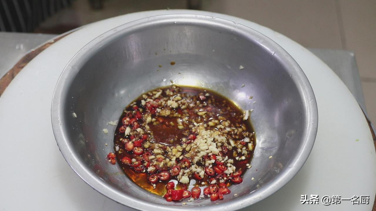 凉拌黄瓜怎么做又脆又好吃（大厨教你“凉拌黄瓜”的秘诀）