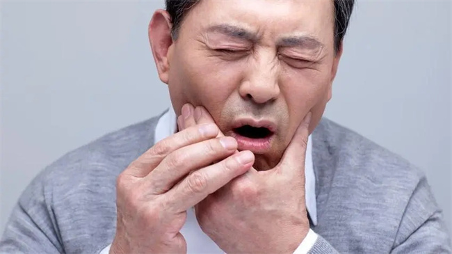 糖尿病导致牙齿松动怎么办？_糖尿病患者牙齿松动怎么办