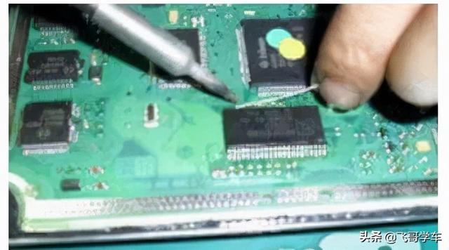 汽车电脑维修资料大全？汽车电脑板维修常用的10种方法