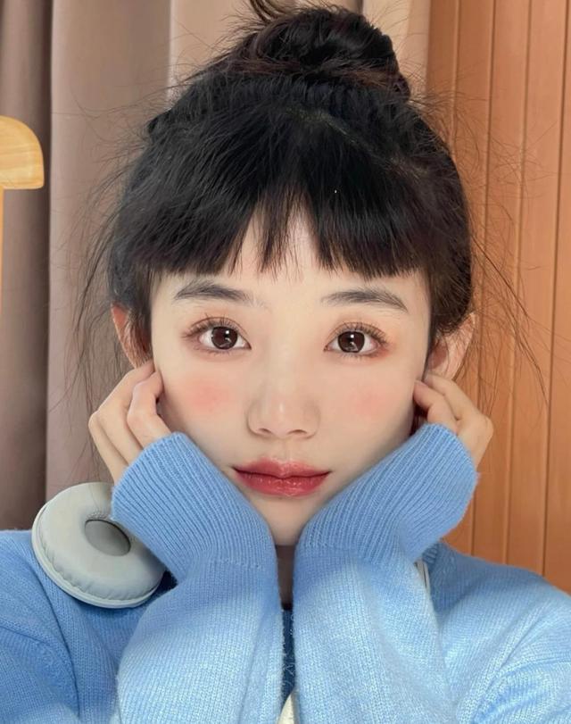短发刘海发型女图片？2022年最流行的短发发型