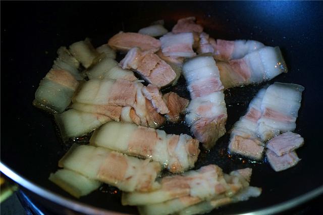 川菜回锅肉详细做法？回锅肉怎样炒好吃