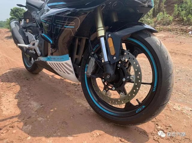 sr450春风价格？春风450sr建议新手骑吗