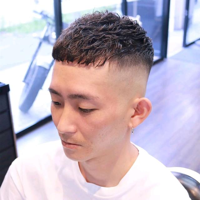 男生头发少的发型图片？这10款发型帅气又显年轻