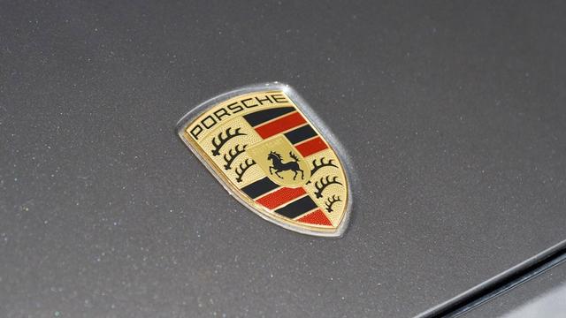 保时捷新能源50多万图片？保时捷卡宴新能源值得买吗