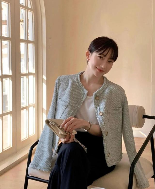 春季时尚女装搭配？春天适合穿的衣服搭配