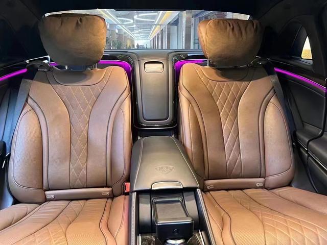 迈巴赫560报价及图片价格？奔驰迈巴赫s560价格及图片