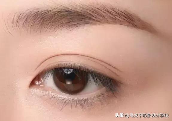 怎么样画好眼线才好看？详细新手眼线教程
