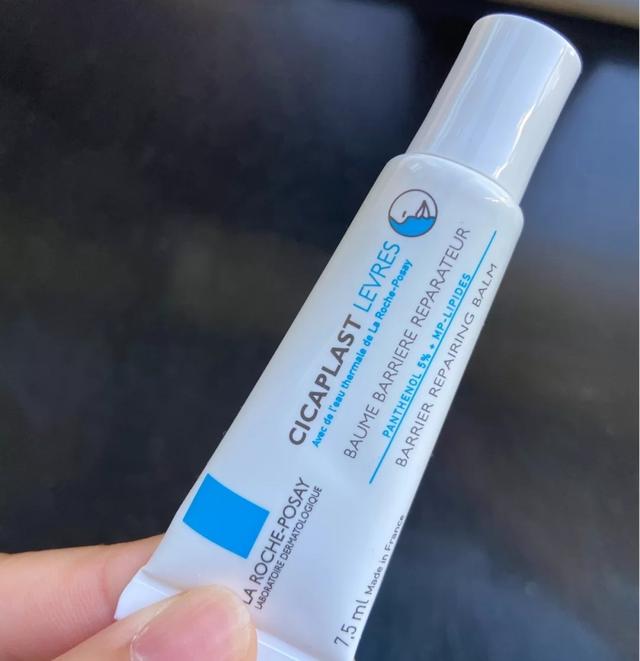 什么牌子唇膏最好用？冬天嘴干起皮哪个牌子润唇膏好用