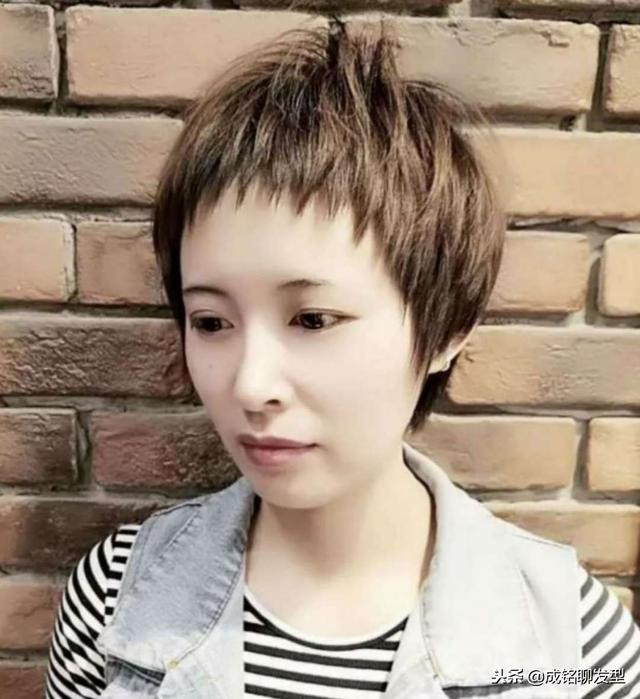 瓜子脸剪什么发型好看图片女？适合瓜子脸的简单发型图片