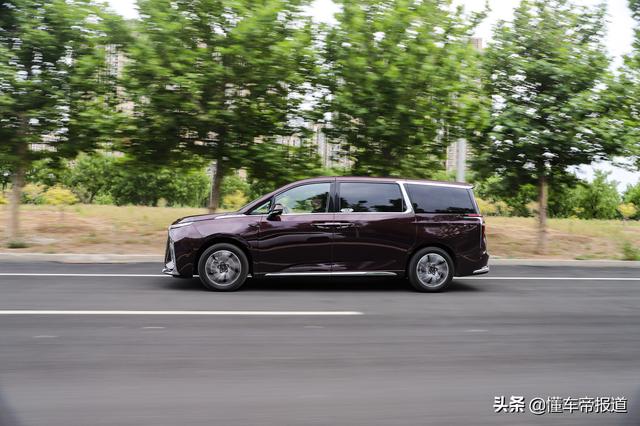 上汽大通g90七座图片价格？上汽大通MAXUS G90的性能介绍