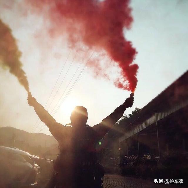 路虎30万左右的车图片内饰？路虎发现神行怎么样值不值得买