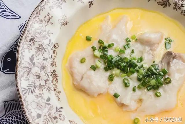 蛋黄鱼片怎么做好吃？滑蛋鱼片最简单的做法
