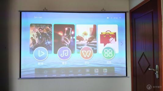 家里装投影仪好还是电视好？投影仪代替电视的利弊