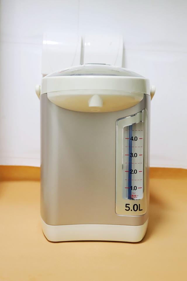 苏泊尔热水壶怎么样？苏泊尔5L电热水瓶居家评测