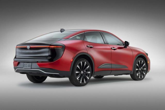 丰田皇冠轿车2022全新款价格？2022年丰田皇冠将重回中国市场