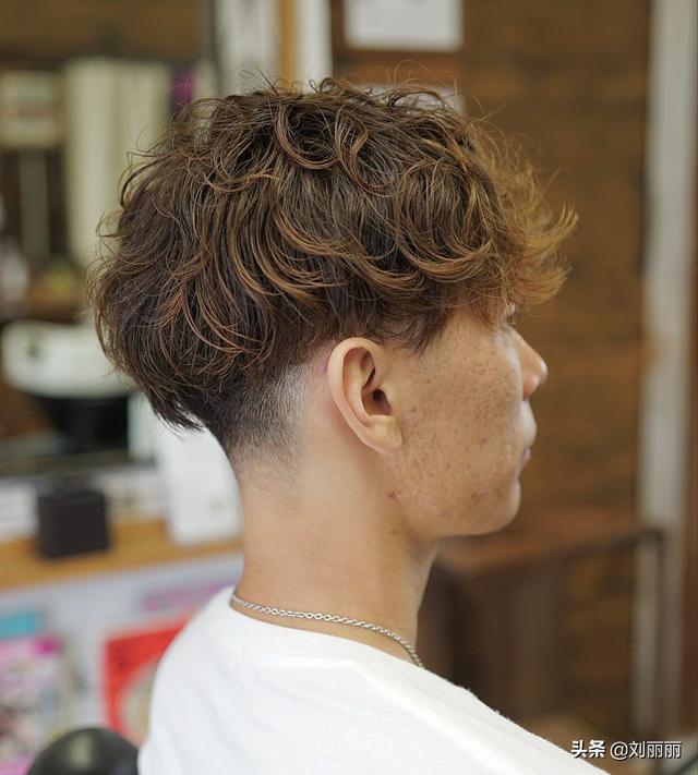 男士短发发型图片潮男？男士烫发夏季发型推荐