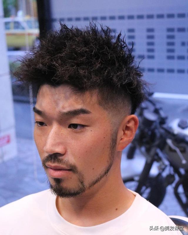 男生纹理发型短发？20款男生粗硬发发型