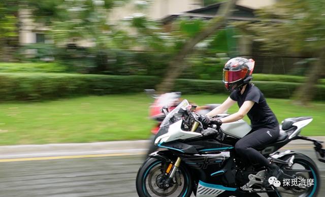 sr450春风价格？春风450sr建议新手骑吗