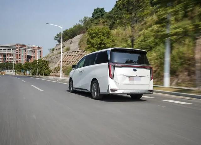 2022款广汽传祺m8混动版价格？传祺m8双擎版跑多少公里