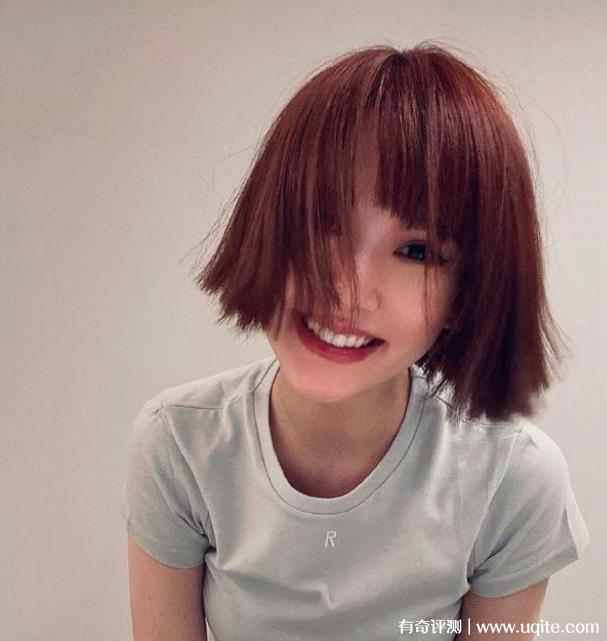 圆脸剪什么发型好看（披肩短直发修脸效果最好）