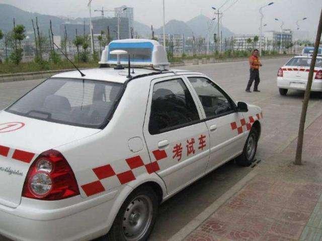 科目三靠边停车最笨的方法？科目三靠边停车最简单看点的方法