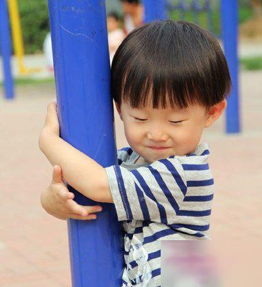 小孩锅盖头发型女图片？10张小孩子盖盖头发型