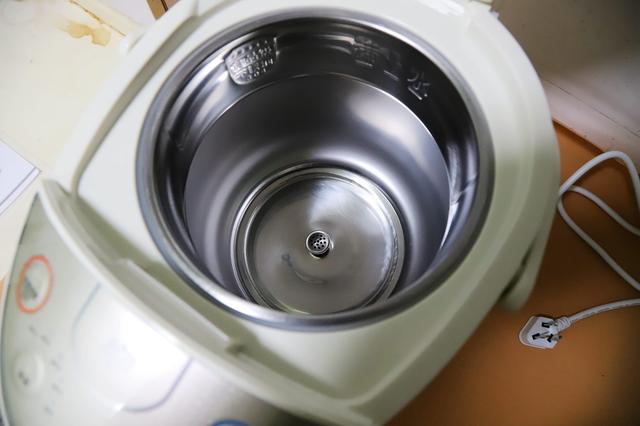 苏泊尔热水壶怎么样？苏泊尔5L电热水瓶居家评测