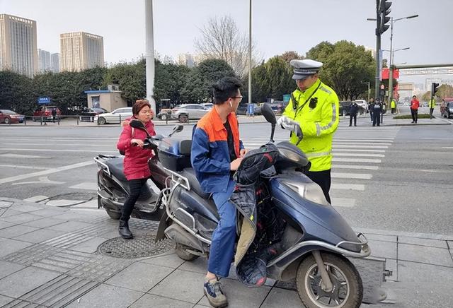 自己报名考摩托车驾照流程？考三轮电动摩托车驾照全过程