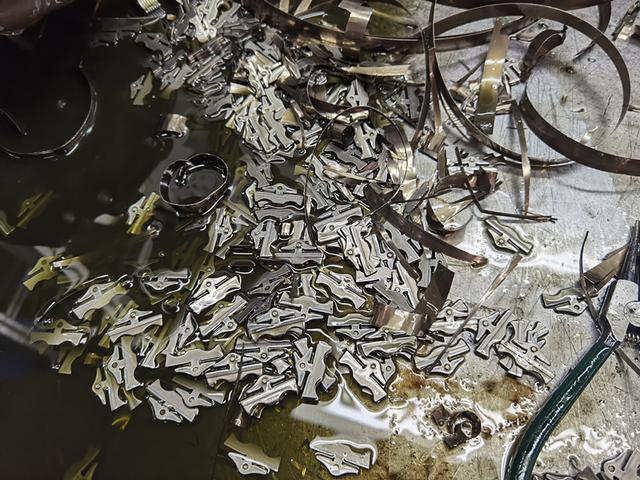 cvt变速箱打滑维修多少钱？日产天籁变速箱cvt打滑维修多少钱