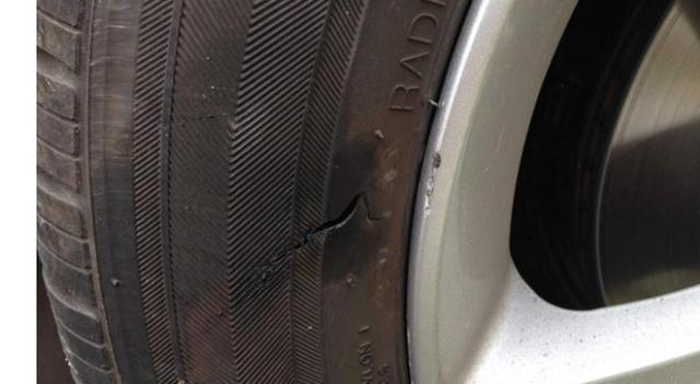 轮胎老化裂纹更换标准图片?轮胎有裂纹怎样判断要不要换 轮胎老化裂纹更换标准图片?轮胎有裂纹怎样判断要不要换
