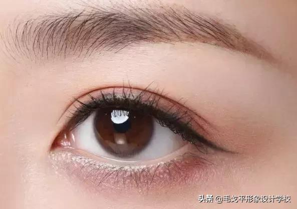 怎么样画好眼线才好看？详细新手眼线教程