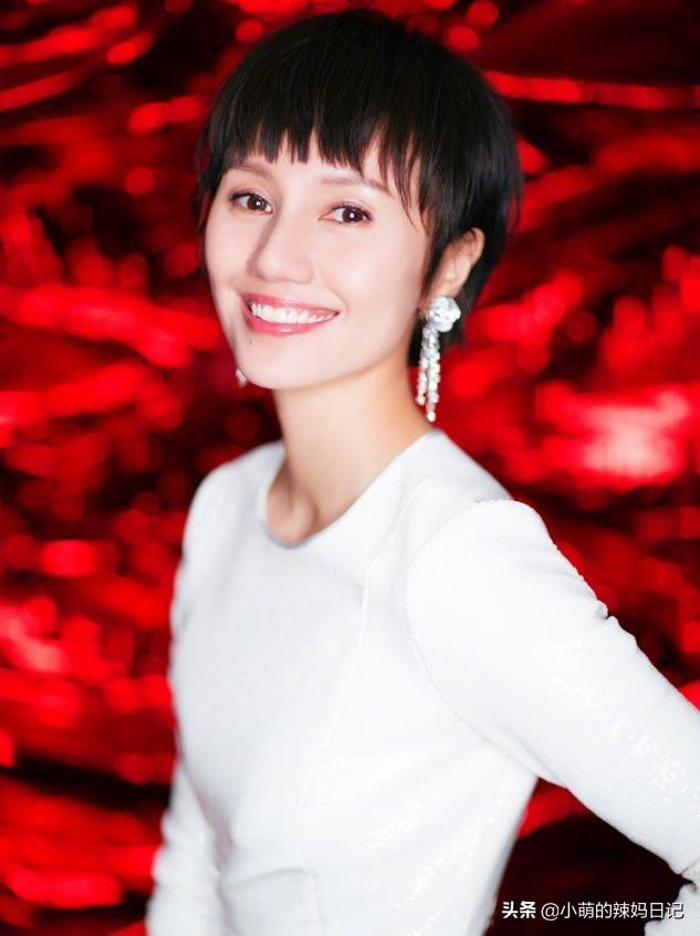 短发发型图片女减龄烫发？5款短烫发更适合你