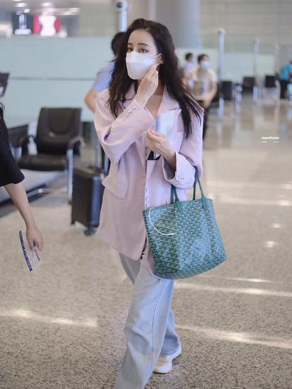 纯紫色高清图片大全？紫色系女星穿衣搭配