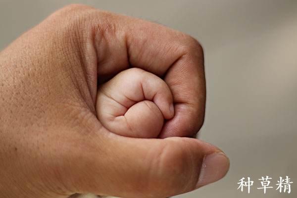 身上静电消除最有效的方法？身体带静电是怎么回事怎样解决