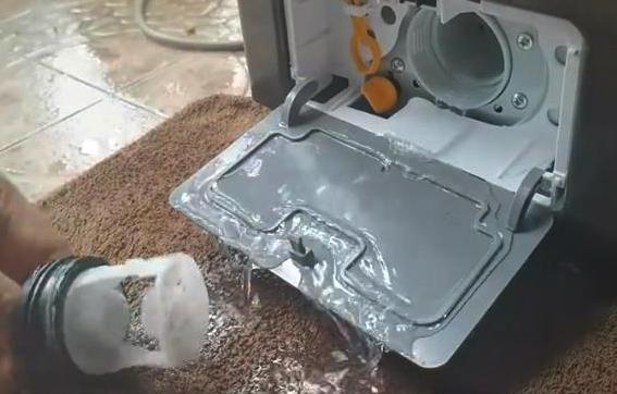 自己在家怎么清洗洗衣机？清洗洗衣机最好最干净的办法