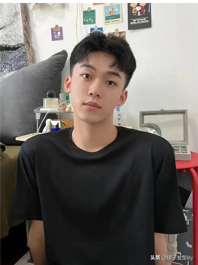 男生头发造型图片？最流行的三种男士发型