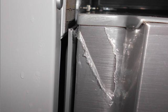 冰箱下面漏水怎么处理？冰箱底部漏水的原因及解决方法