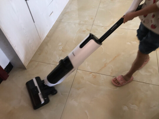 讲一讲看，美的洗地机X8怎么样？用后一周讲实情真相？