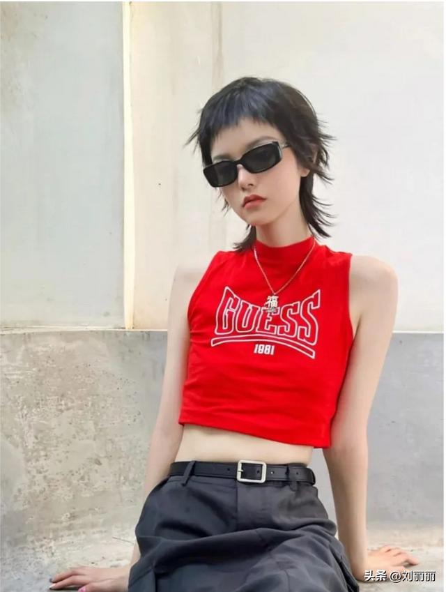 女款短发发型图片？最新款女士时尚短发