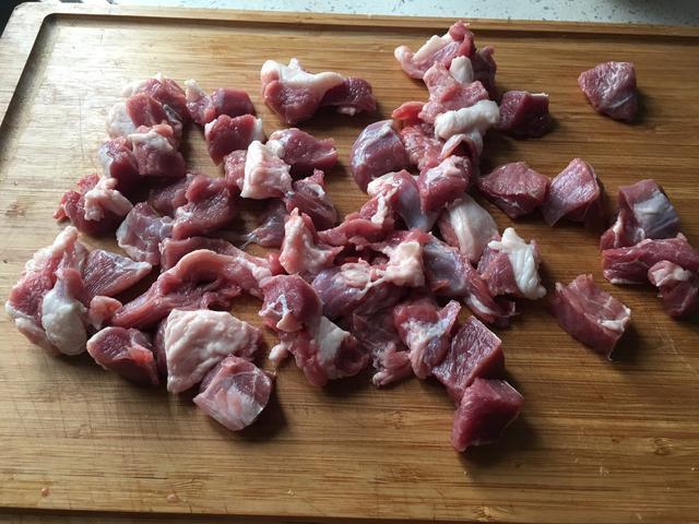 羊肉串怎么腌制最好吃？烤羊肉串最好的腌制方法