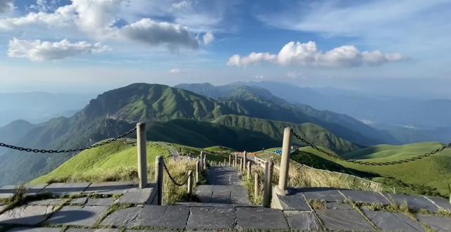 夏天适合到哪里旅游？盘点夏天必去的五个旅游景点
