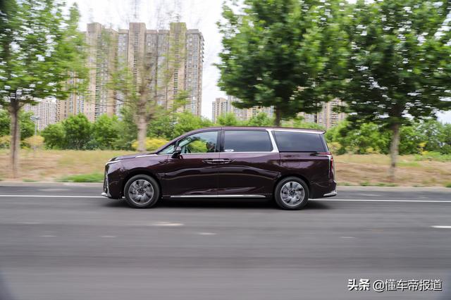 上汽大通g90七座图片价格？上汽大通MAXUS G90的性能介绍