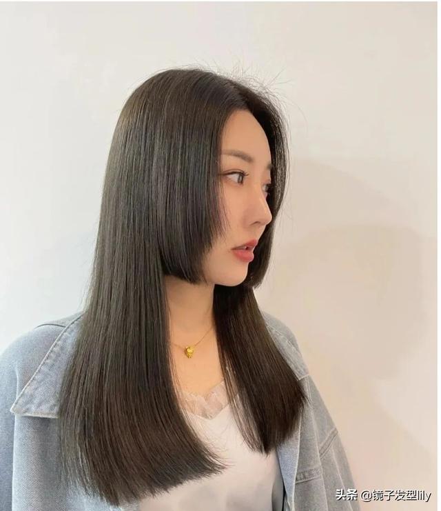 长发直发发型图片女？推荐14款最火的发型