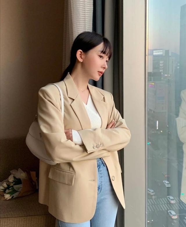 春季时尚女装搭配？春天适合穿的衣服搭配